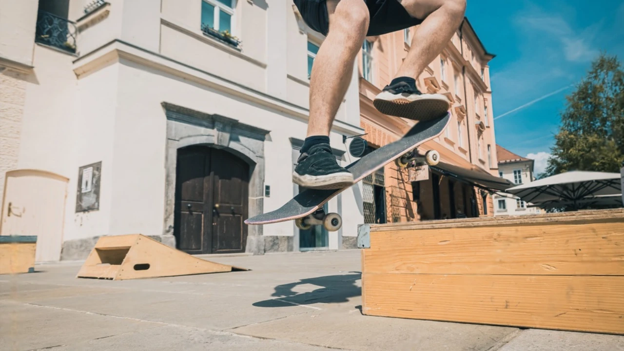 how to make a skateboarding box