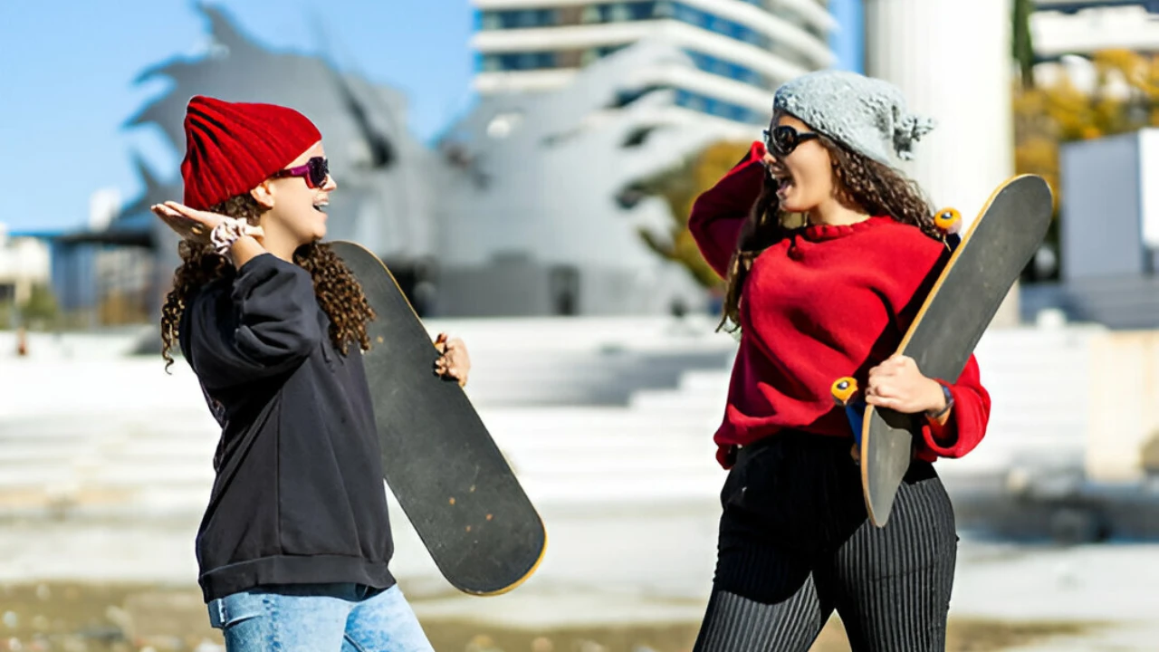Skateboard vs Cruiser