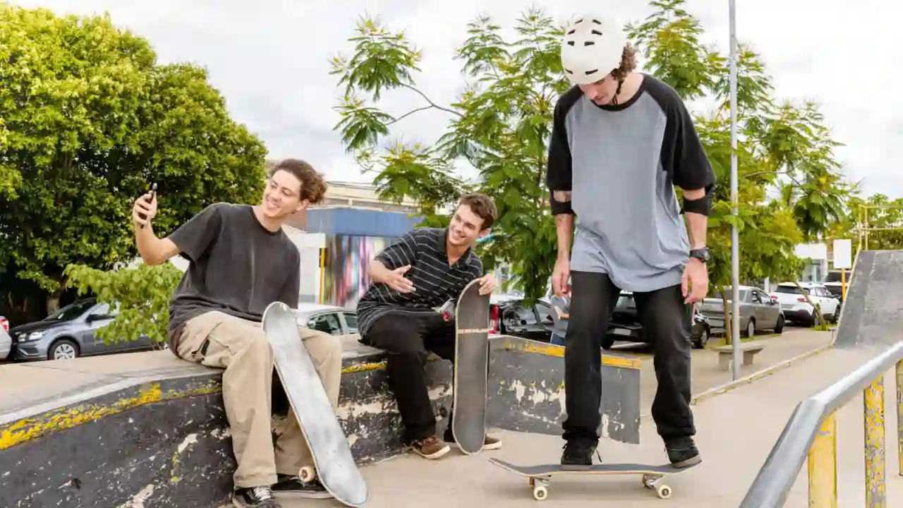 Top 10 Drop Through Longboards Perfect for Newbies 1 Longboards Perfect for Newbies